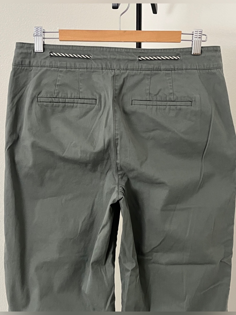 ✨ NWOT Talbots Olive Wide Crop Pants | Classic Closet Staple | Size 6 - Picture 8 of 11